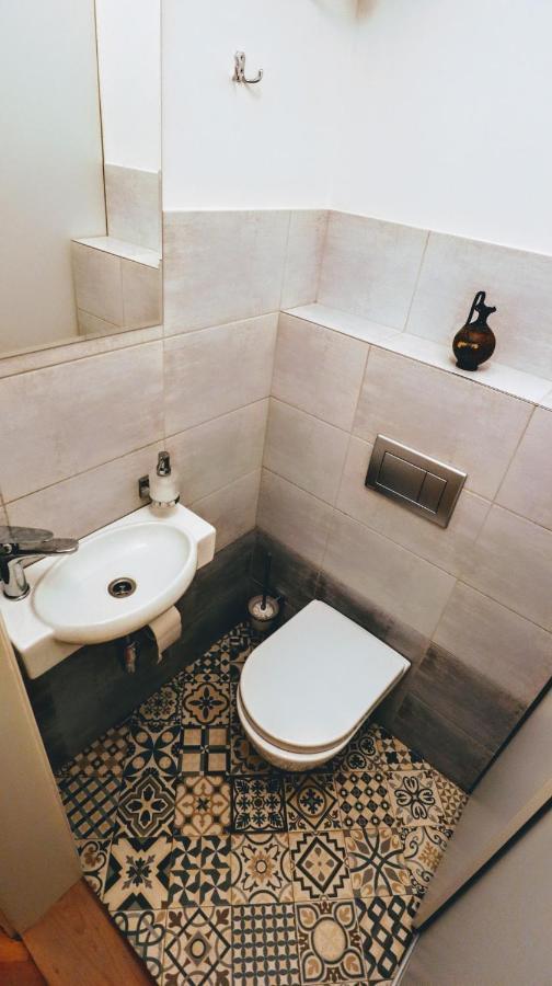 Room & Parking Assistance Prague Exterior photo