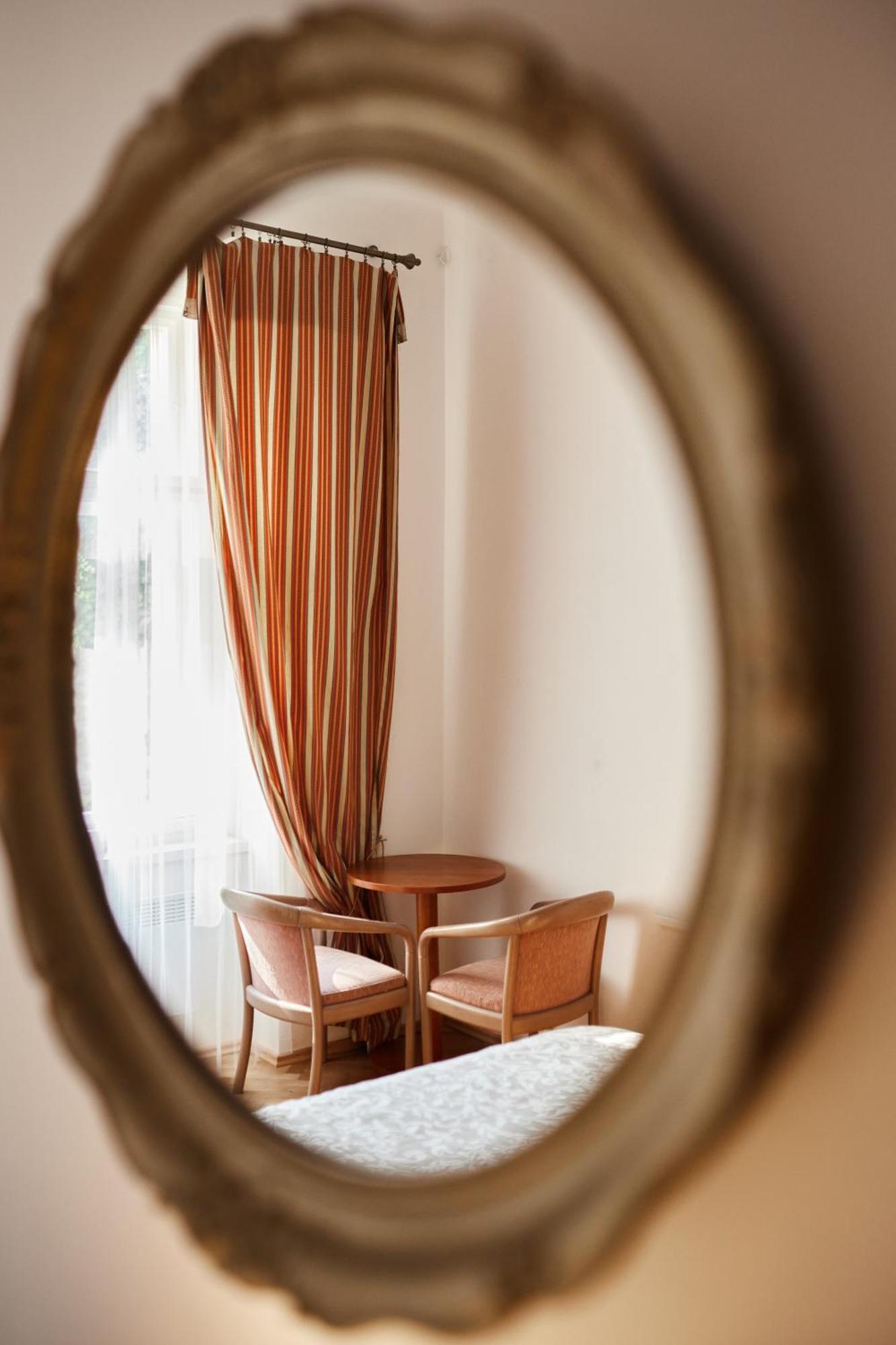 Room & Parking Assistance Prague Exterior photo