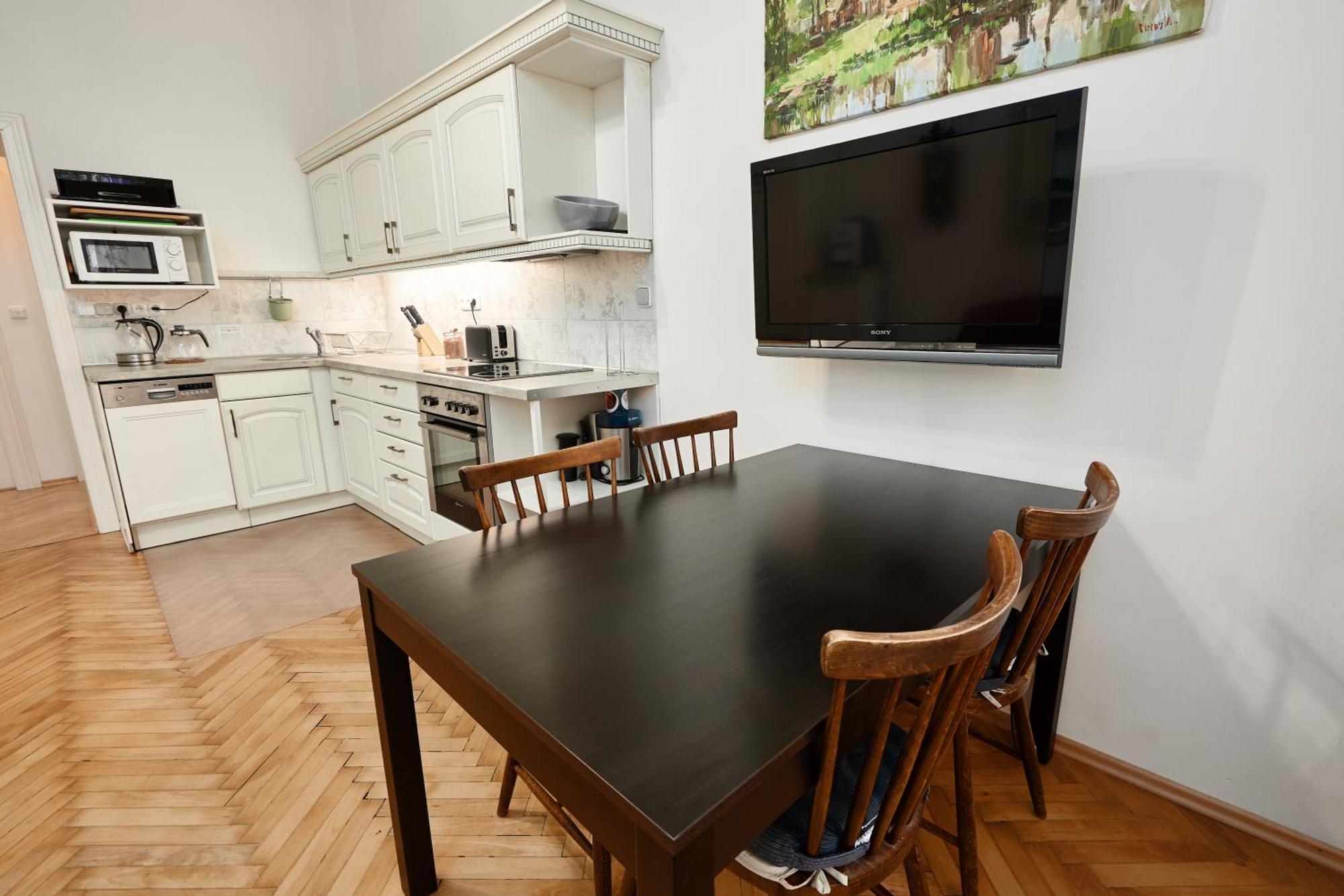 Room & Parking Assistance Prague Exterior photo